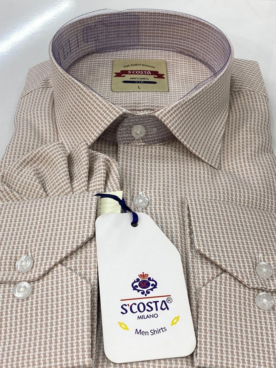 Men's dress shirt (formal shirt).